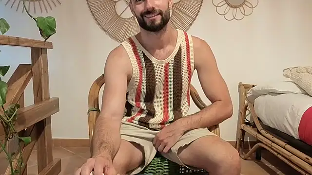 AmicisegretiITA online show from 06/17/26, 12:04
