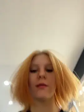 NinaParri online show from 04/19/26, 03:51