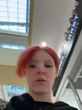 NinaParri online show from 05/06/26, 03:43