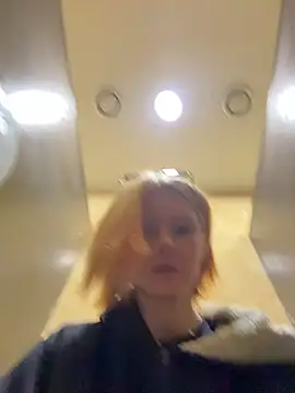 NinaParri online show from 04/18/26, 03:31