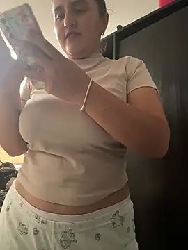 rafaella stefano online show from 04/19/26, 10:01