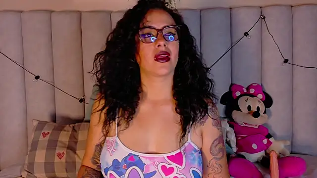 KatyraTaylor   online show from 04/10/26, 07:54