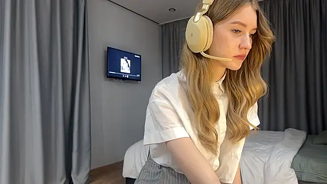 Snapshot of MelissaEvenns chatting on 03/19/26, 12:16 MelissaEvenns online show from 03/19/26, 12:16