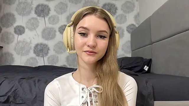 Snapshot of MelissaEvenns chatting on 04/04/26, 12:12 MelissaEvenns online show from 04/04/26, 12:12