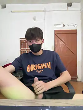 Snapshot of Funkin- chatting on 04/02/26, 11:39 Funkin- online show from 04/02/26, 11:39