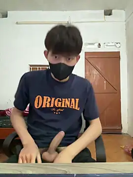 Snapshot of Funkin- chatting on 04/03/26, 12:22 Funkin- online show from 04/03/26, 12:22