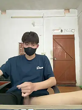 Snapshot of Funkin- chatting on 04/01/26, 03:08 Funkin- online show from 04/01/26, 03:08