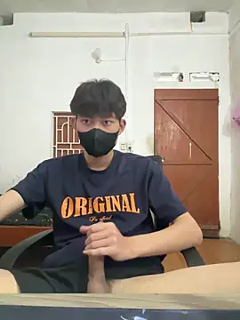 Snapshot of Funkin- chatting on 03/27/26, 12:06 Funkin- online show from 03/27/26, 12:06