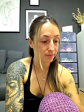 NicoleKaiser online show from 04/16/26, 06:08