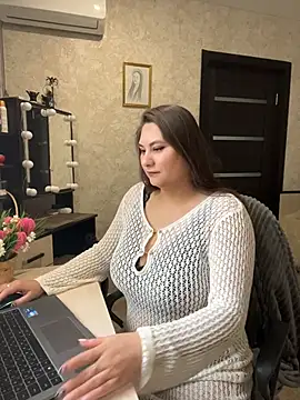 Snapshot of AgathaMyers chatting on 04/07/26, 10:17 AgathaMyers online show from 04/07/26, 10:17