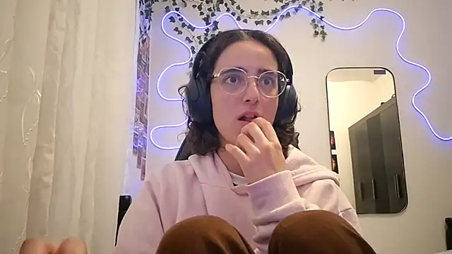 Snapshot of SanjuanaEytchison chatting on 04/14/26, 09:58 SanjuanaEytchison online show from 04/14/26, 09:58