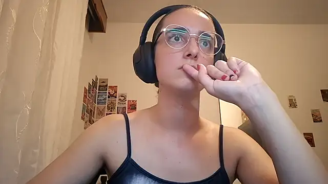 Snapshot of SanjuanaEytchison chatting on 03/27/26, 11:05 SanjuanaEytchison online show from 03/27/26, 11:05