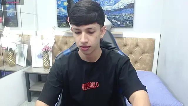 Snapshot of AdrianFranko chatting on 07/03/26, 12:33 AdrianFranko online show from 07/03/26, 12:33