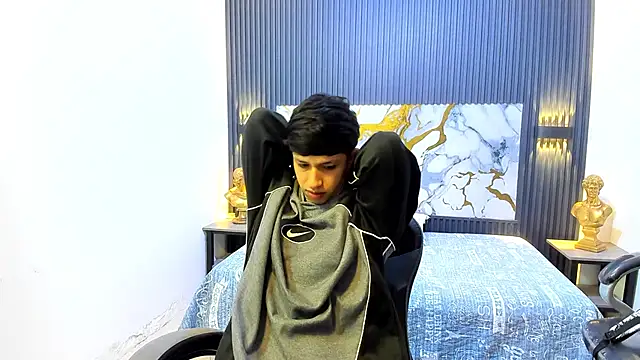 AdrianFranko online show from 04/27/26, 01:31