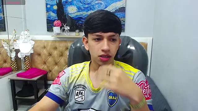 Snapshot of AdrianFranko chatting on 04/14/26, 01:16 AdrianFranko online show from 04/14/26, 01:16