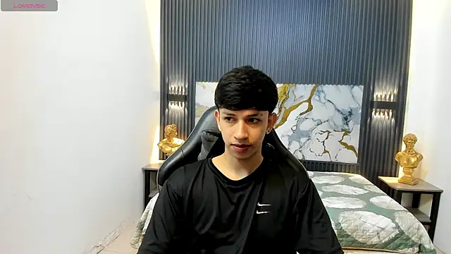 AdrianFranko online show from 05/11/26, 01:23
