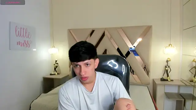 Snapshot of AdrianFranko chatting on 03/20/26, 02:29 AdrianFranko online show from 03/20/26, 02:29