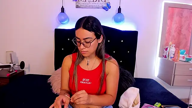 Snapshot of Sia_messy chatting on 03/21/26, 02:10 Sia messy online show from 03/21/26, 02:10