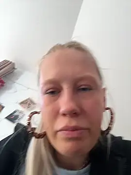 LeniMaria online show from 04/03/26, 04:02