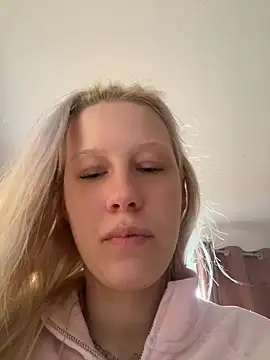 LeniMaria online show from 04/08/26, 05:25