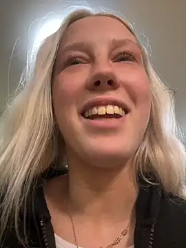 LeniMaria online show from 03/25/26, 05:56