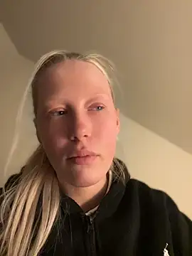 LeniMaria online show from 04/15/26, 06:23