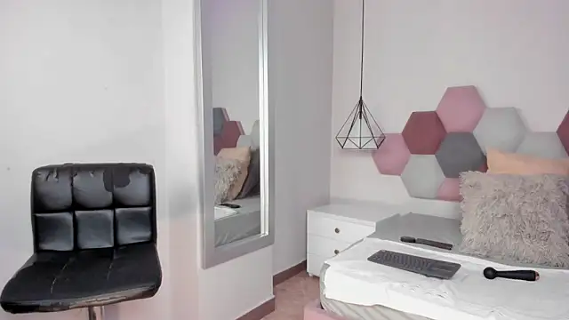 Snapshot of AnnieBlluee chatting on 04/10/26, 12:01 AnnieBlluee online show from 04/10/26, 12:01