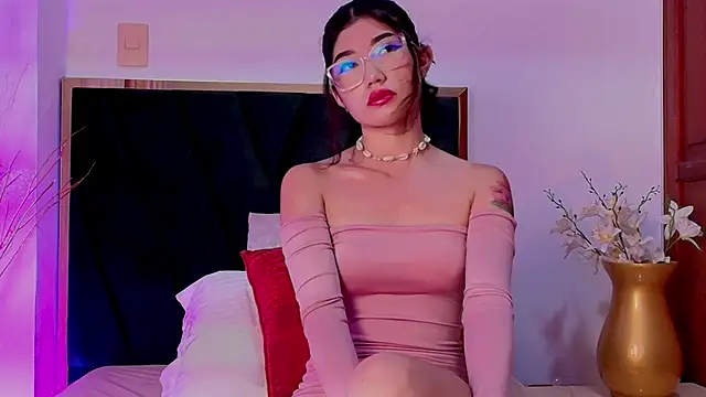 ParisFlowerr online show from 04/02/26, 12:34