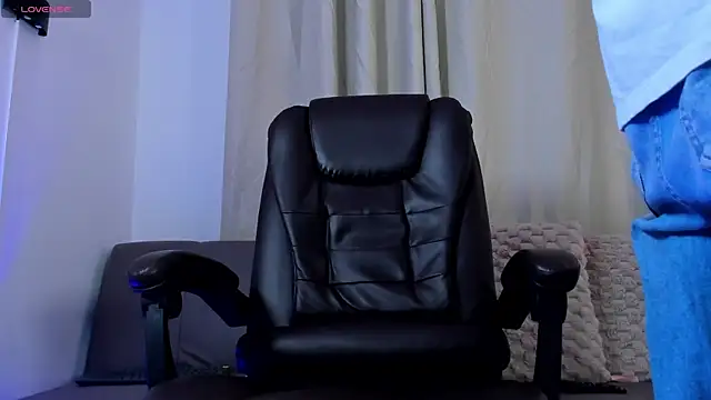 Snapshot of Steban_silv chatting on 07/15/26, 11:39 Steban silv online show from 07/15/26, 11:39