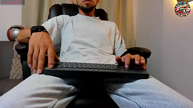 Snapshot of Steban_silv chatting on 06/15/26, 10:59 Steban silv online show from 06/15/26, 10:59