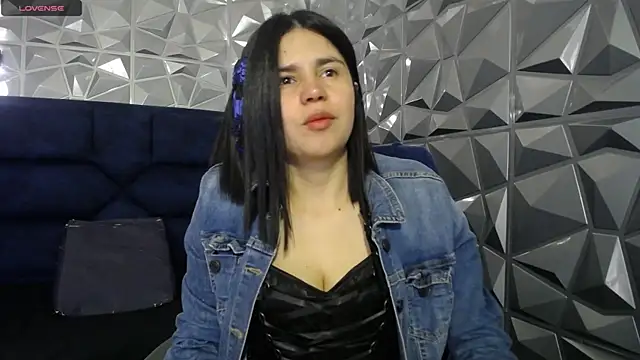 Snapshot of Cata_black chatting on 05/15/26, 11:52 Cata black online show from 05/15/26, 11:52