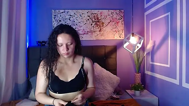 candy  fire online show from 04/05/26, 02:35