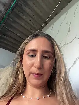 VictoriaWhitmore online show from 04/10/26, 06:26