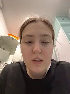 charmingggirl online show from 04/07/26, 07:54