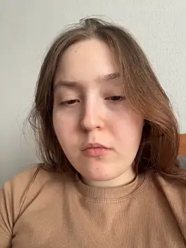 charmingggirl online show from 04/11/26, 01:15