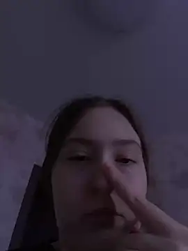 charmingggirl online show from 04/05/26, 08:10