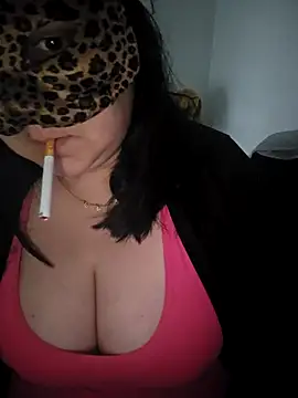 emiliecurvy83 online show from 04/23/26, 01:02