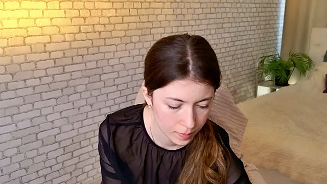 Snapshot of LiuYani chatting on 05/06/26, 01:37 LiuYani online show from 05/06/26, 01:37