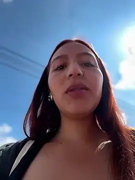 Snapshot of Queen_Scatlett chatting on 03/22/26, 02:40 Queen Scatlett online show from 03/22/26, 02:40