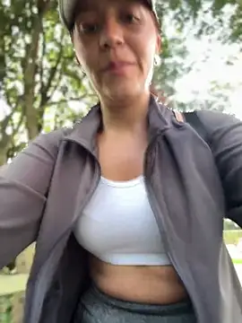 Snapshot of Queen_Scatlett chatting on 03/26/26, 01:20 Queen Scatlett online show from 03/26/26, 01:20