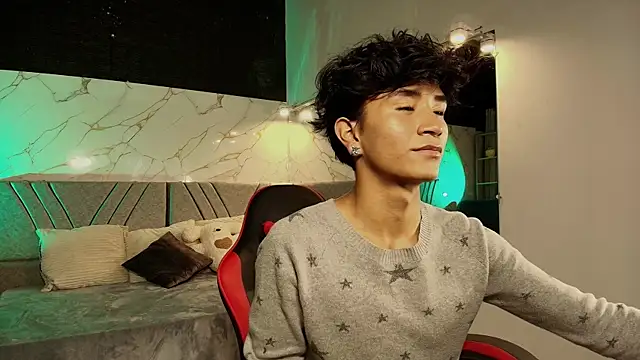 Snapshot of cococumps chatting on 04/10/26, 11:39 cococumps online show from 04/10/26, 11:39