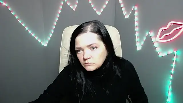 Snapshot of LauraFinn chatting on 03/21/26, 07:18 LauraFinn online show from 03/21/26, 07:18