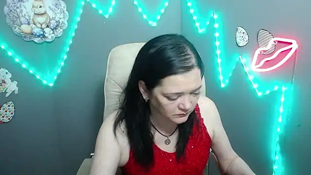 Snapshot of LauraFinn chatting on 04/08/26, 06:31 LauraFinn online show from 04/08/26, 06:31