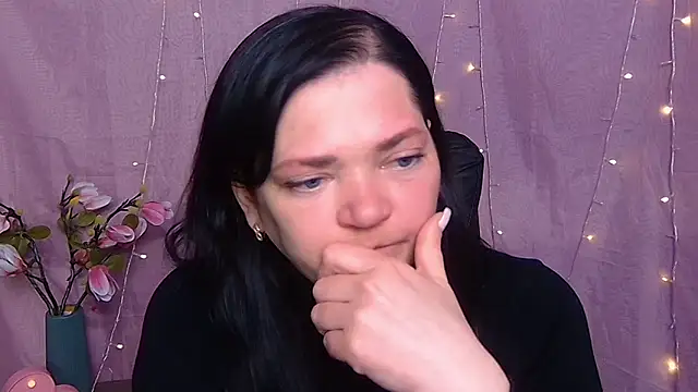 Snapshot of LauraFinn chatting on 03/19/26, 09:42 LauraFinn online show from 03/19/26, 09:42