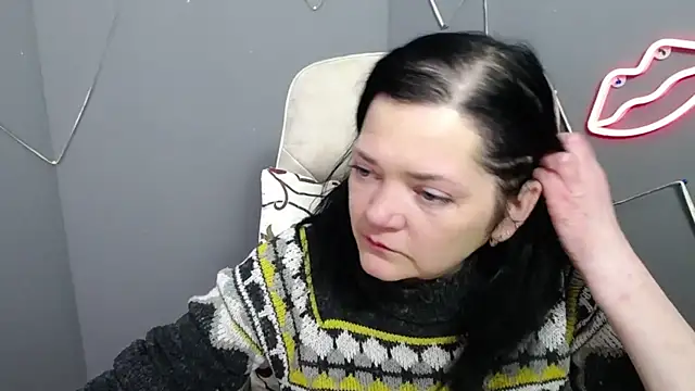 Snapshot of LauraFinn chatting on 04/12/26, 06:16 LauraFinn online show from 04/12/26, 06:16