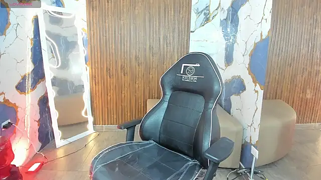 Snapshot of Alyce_tay1 chatting on 04/08/26, 11:33 Alyce tay1 online show from 04/08/26, 11:33