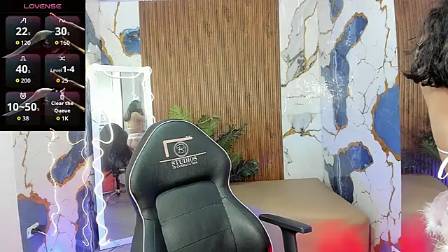 Snapshot of Alyce_tay1 chatting on 04/14/26, 12:32 Alyce tay1 online show from 04/14/26, 12:32