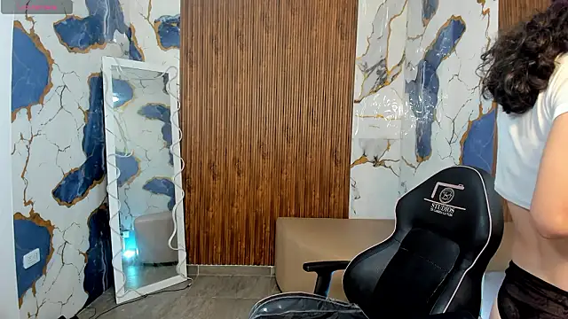 Snapshot of Alyce_tay1 chatting on 03/26/26, 11:41 Alyce tay1 online show from 03/26/26, 11:41