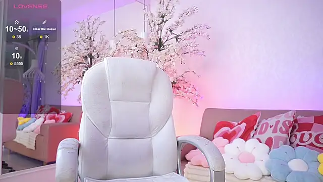 LucyWeisser online show from 03/31/26, 07:49