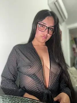 Snapshot of 1_Scarllet_ chatting on 04/16/26, 03:40 1 Scarllet online show from 04/16/26, 03:40